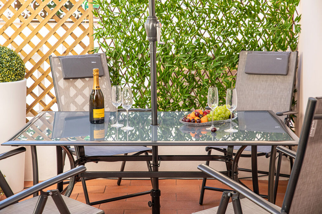 Suite_Carducci_patio_03